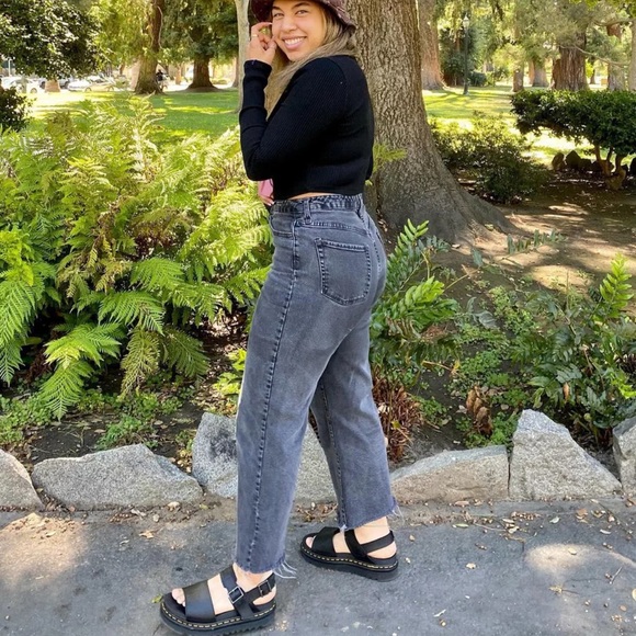 ✨Dr. Martens Voss Leather Strap Sandals - size 11✨ - Picture 4 of 5